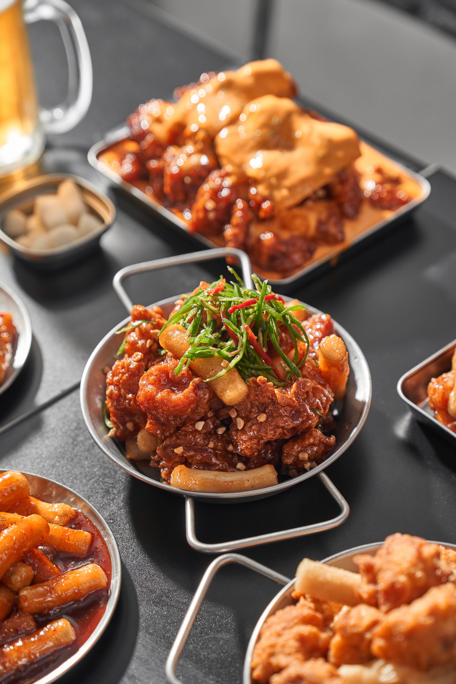 87닭강정 메뉴 한 상